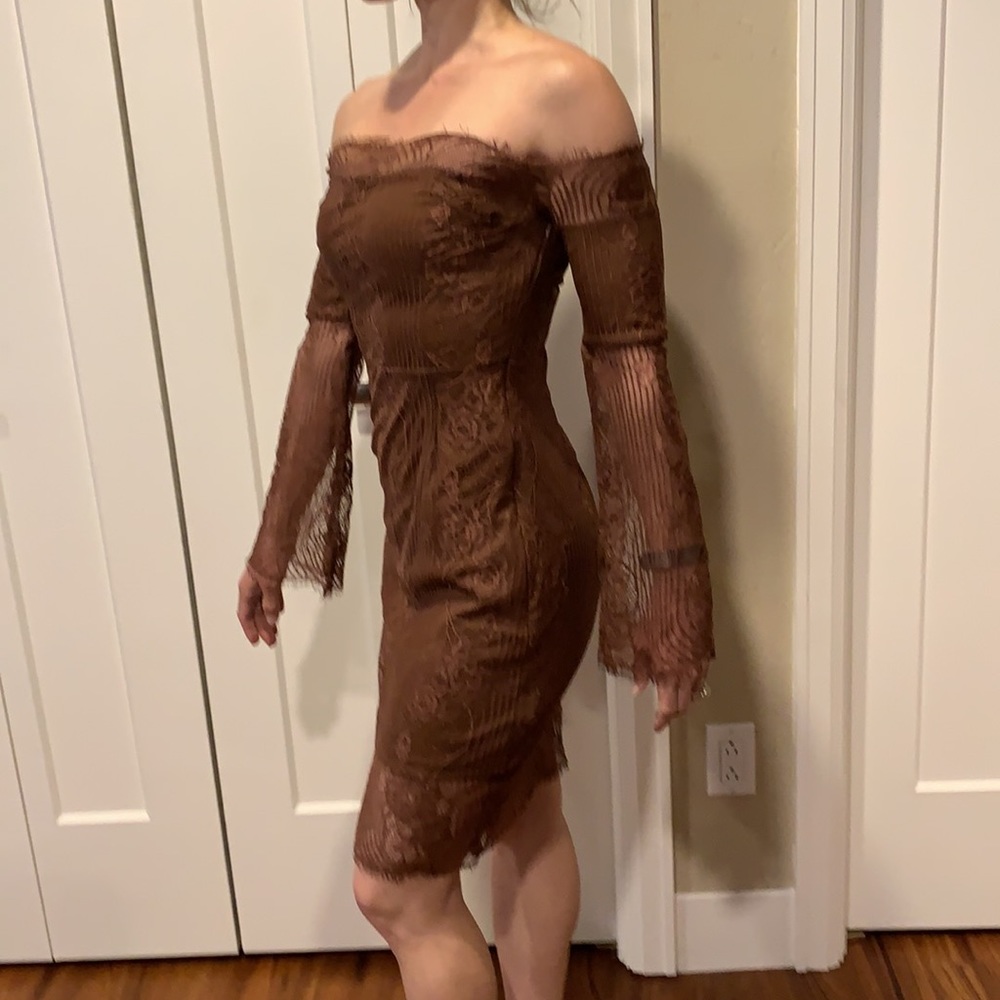 NWOT Lacey Dress - Picture 4 of 9